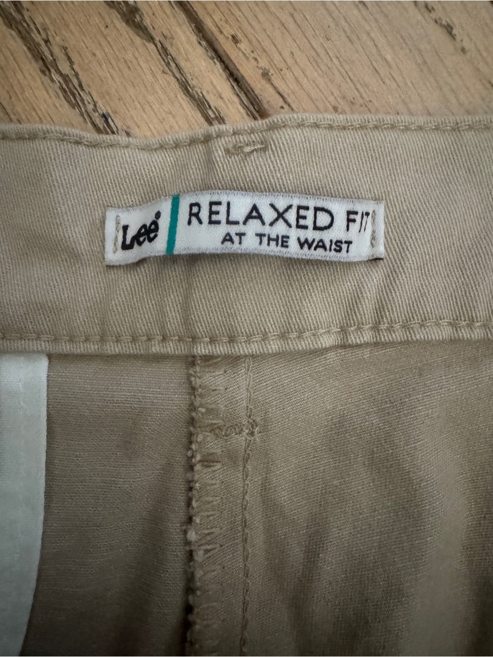 NWT Lee Relaxed Fit Plain Front Straight Leg Khaki Pants 16 Long - Picture 4 of 8